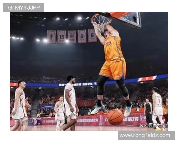 重庆篮球队以92分领跑精英赛积分榜展现强劲实力